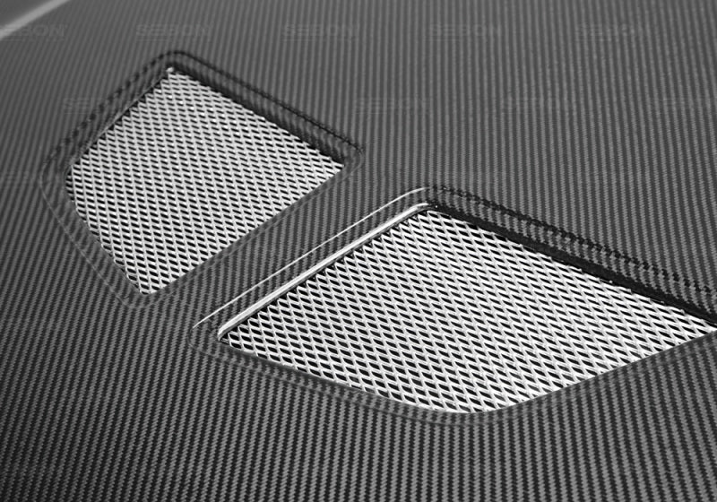 Seibon 02-03 Mitsubishi Lancer Evo7 OEM - Style Carbon Fiber Hood